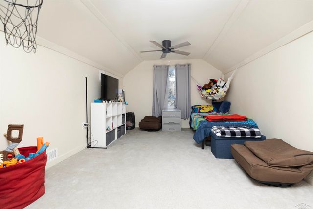 110 N Madison Avenue, Bay City, MI 48708