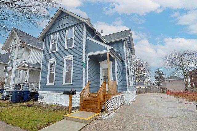110 N Madison Avenue, Bay City, MI 48708