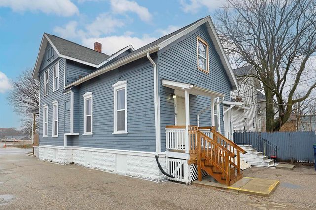 110 N Madison Avenue, Bay City, MI 48708