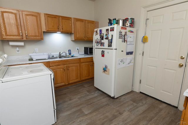 110 N Madison Avenue, Bay City, MI 48708