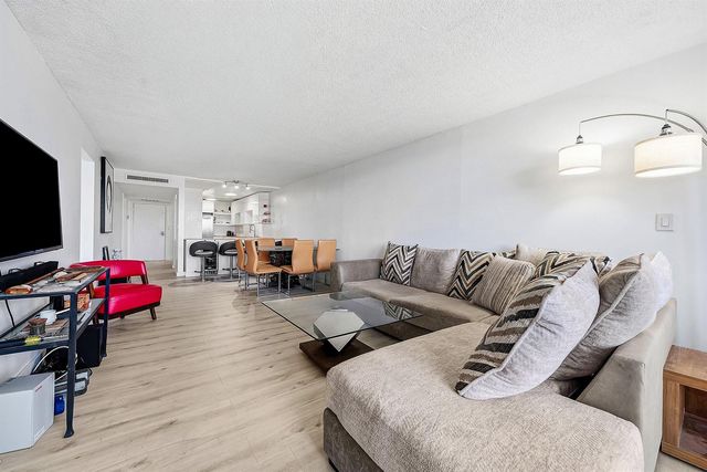 6 Royal Palm Way 605, Boca Raton, FL 33432