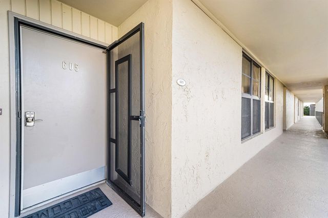 6 Royal Palm Way 605, Boca Raton, FL 33432