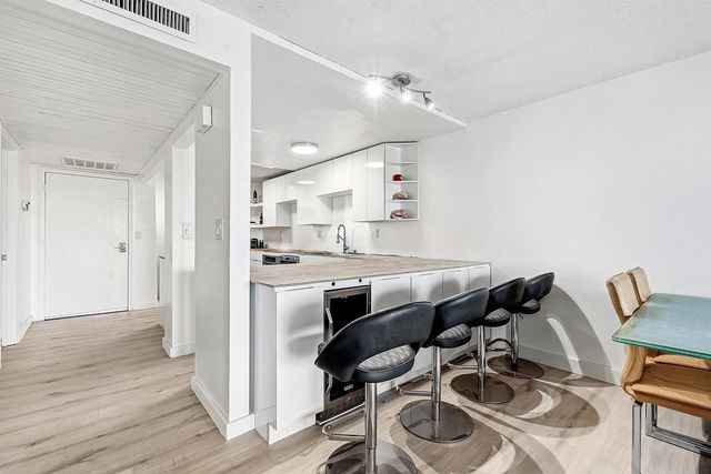 6 Royal Palm Way 605, Boca Raton, FL 33432