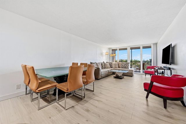 6 Royal Palm Way 605, Boca Raton, FL 33432
