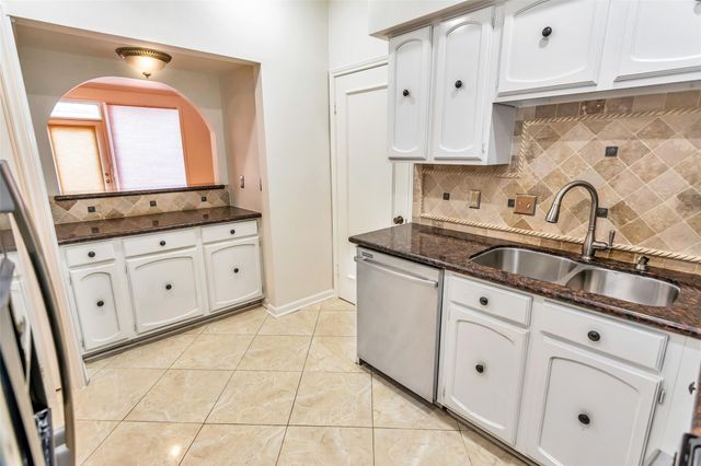 8615 La Fonte Street, Houston, TX 77024