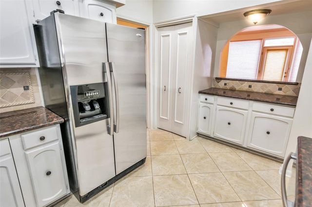 8615 La Fonte Street, Houston, TX 77024
