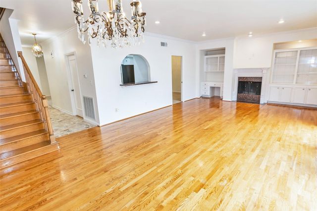 8615 La Fonte Street, Houston, TX 77024
