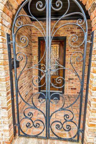8615 La Fonte Street, Houston, TX 77024