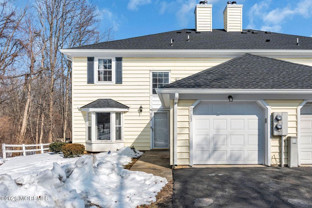 2103 Buckingham Circle, Middletown, NJ 07748