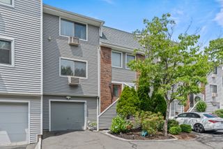 60 Alvord Lane APT 19, Stamford, CT 06902