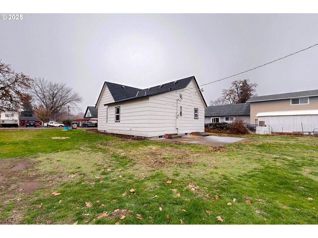 1209 Chestnut St, Milton Freewater, OR 97862