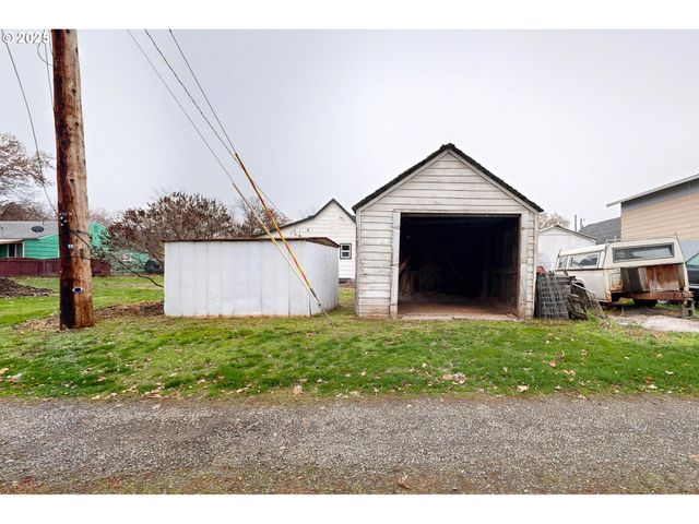 1209 Chestnut St, Milton Freewater, OR 97862