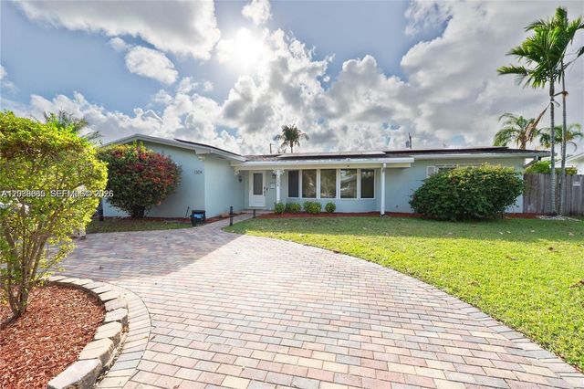 1304 N 40th Avenue, Hollywood, FL 33021