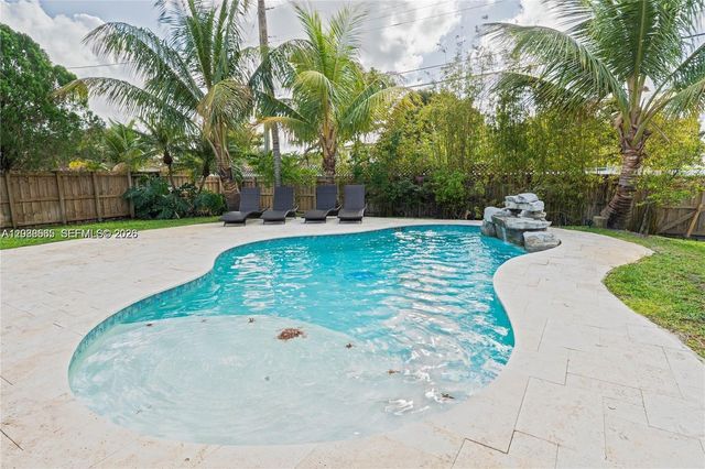 1304 N 40th Avenue, Hollywood, FL 33021