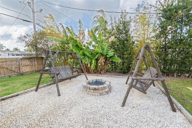 1304 N 40th Avenue, Hollywood, FL 33021