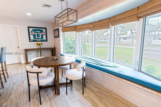 1304 N 40th Avenue, Hollywood, FL 33021