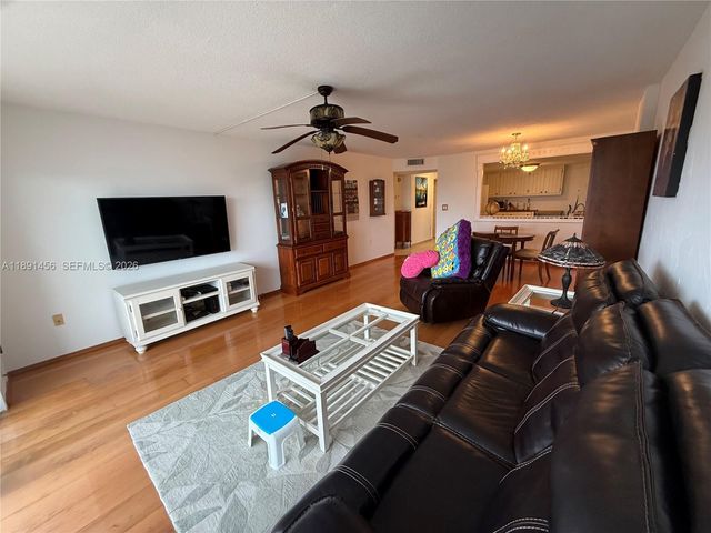 2780 NE 183rd Street 1415, Aventura, FL 33160