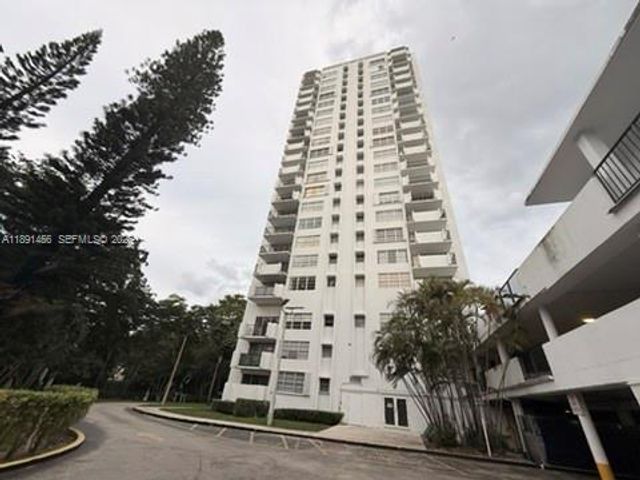 2780 NE 183rd Street 1415, Aventura, FL 33160