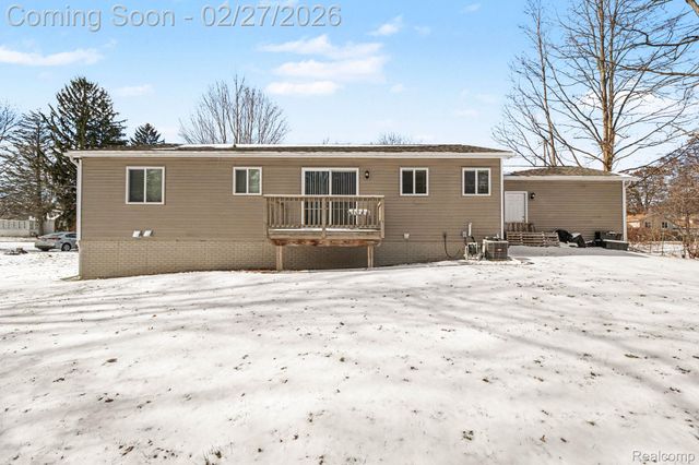 2420 Jones Road, Waterford Charter Township, MI 48327