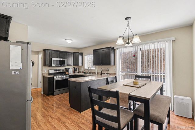 2420 Jones Road, Waterford Charter Township, MI 48327