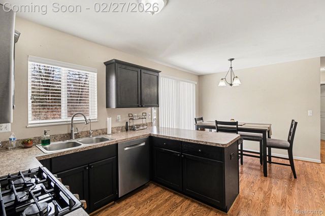 2420 Jones Road, Waterford Charter Township, MI 48327