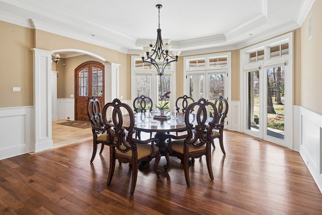 1300 ABINGTON CAMBS Drive, Lake Forest, IL 60045