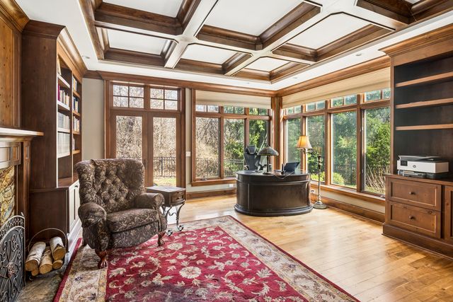 1300 ABINGTON CAMBS Drive, Lake Forest, IL 60045