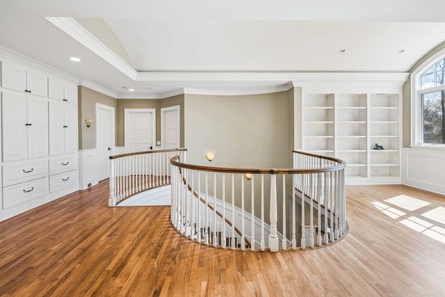 1300 ABINGTON CAMBS Drive, Lake Forest, IL 60045