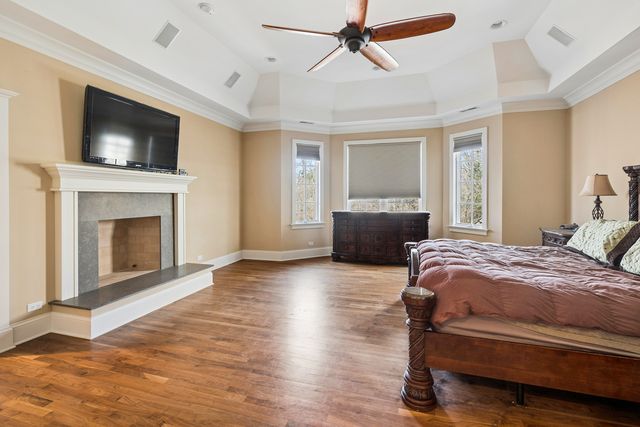 1300 ABINGTON CAMBS Drive, Lake Forest, IL 60045