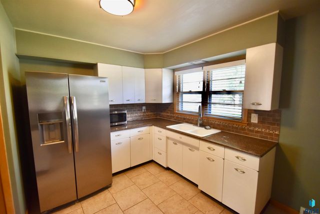 1404 S Glendale Ave Avenue, Sioux Falls, SD 57105