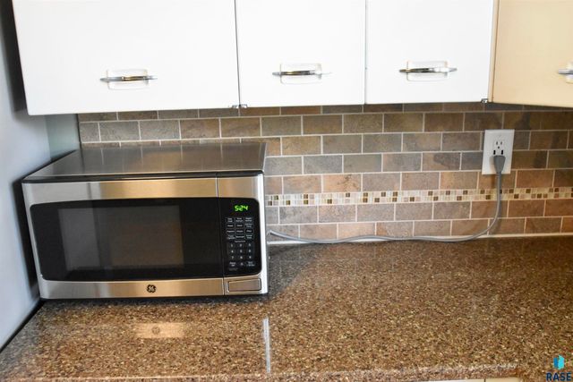 1404 S Glendale Ave Avenue, Sioux Falls, SD 57105