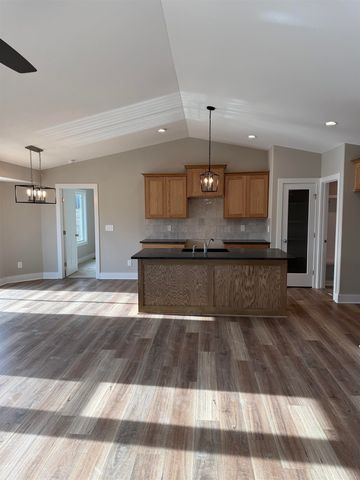 2373 S Saddle Cir, Wichita, KS 67235