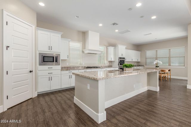 9613 W STAGHORN Road, Peoria, AZ 85383