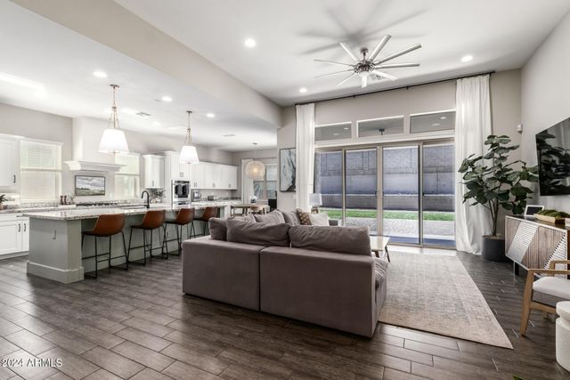 9613 W STAGHORN Road, Peoria, AZ 85383