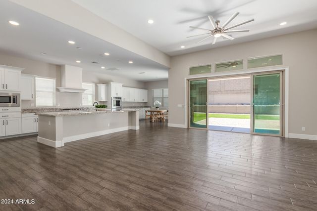 9613 W STAGHORN Road, Peoria, AZ 85383