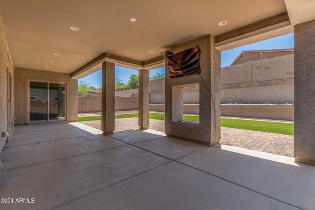 9613 W STAGHORN Road, Peoria, AZ 85383
