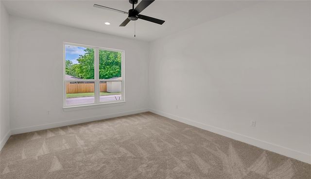 806 S Avenue Q, Clifton, TX 76634