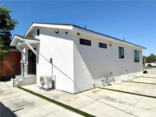 236 E E 99th, Los Angeles, CA 90003
