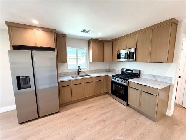 236 E E 99th, Los Angeles, CA 90003