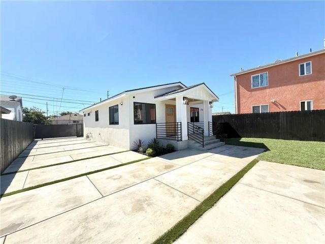 236 E E 99th, Los Angeles, CA 90003