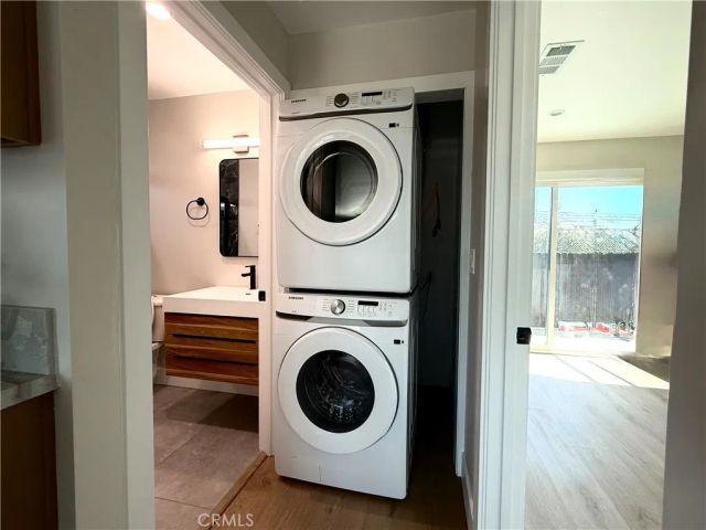 236 E E 99th, Los Angeles, CA 90003