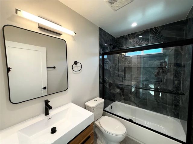 236 E E 99th, Los Angeles, CA 90003