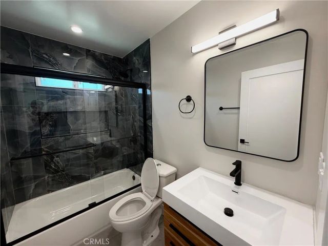 236 E E 99th, Los Angeles, CA 90003