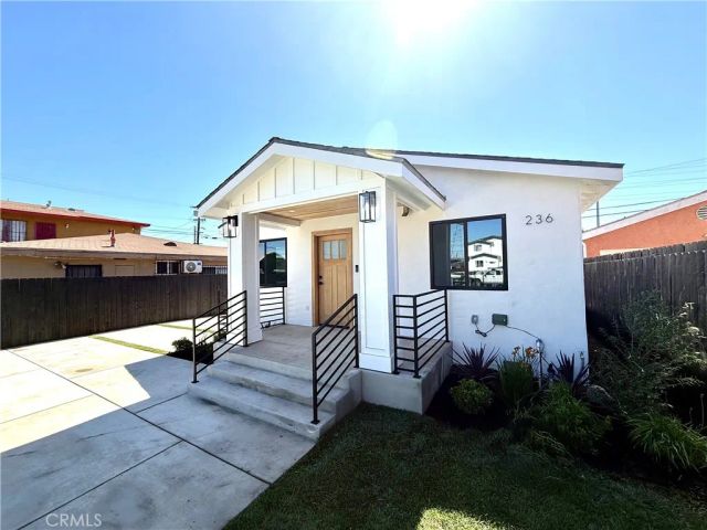 236 E E 99th, Los Angeles, CA 90003