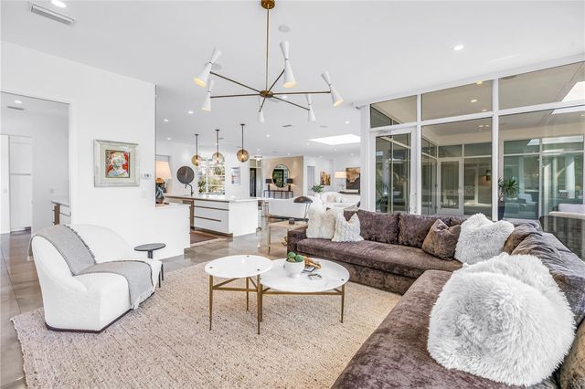 3324 WALNUT STREET NE, St Petersburg, FL 33704