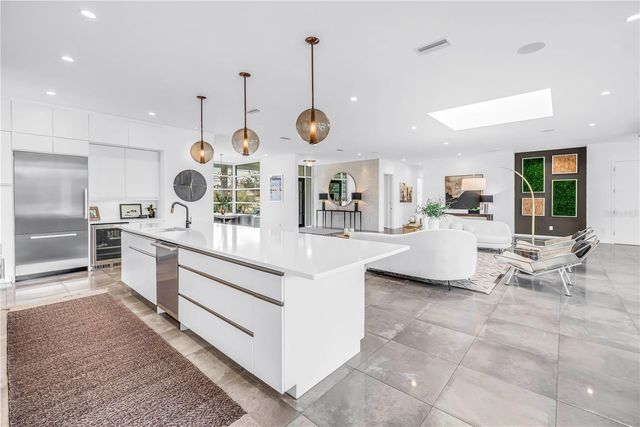 3324 WALNUT STREET NE, St Petersburg, FL 33704