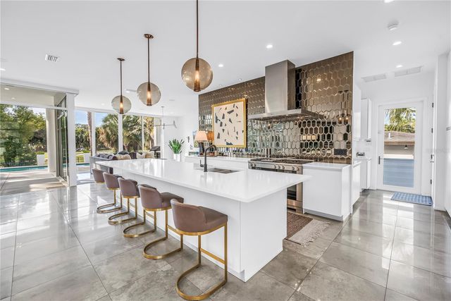 3324 WALNUT STREET NE, St Petersburg, FL 33704