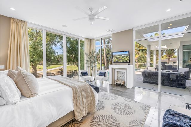 3324 WALNUT STREET NE, St Petersburg, FL 33704