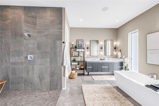 3324 WALNUT STREET NE, St Petersburg, FL 33704