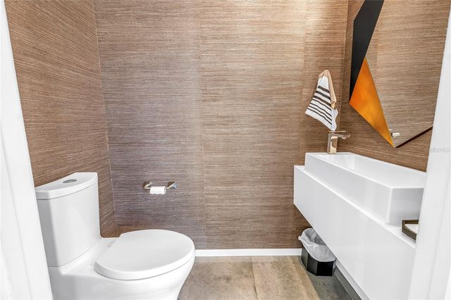 3324 WALNUT STREET NE, St Petersburg, FL 33704